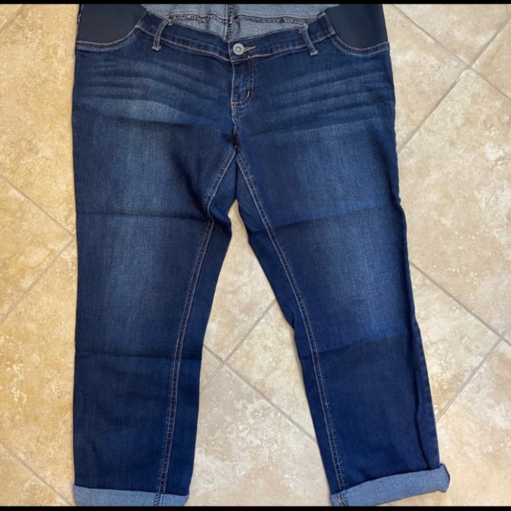 Maternity jean capri